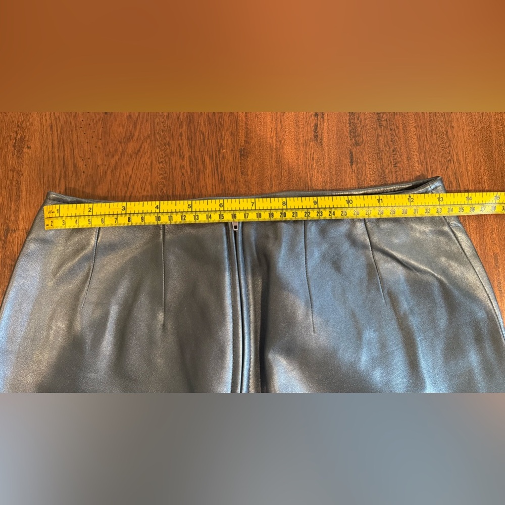 Vakko Lether Skirt - Picture 7 of 11